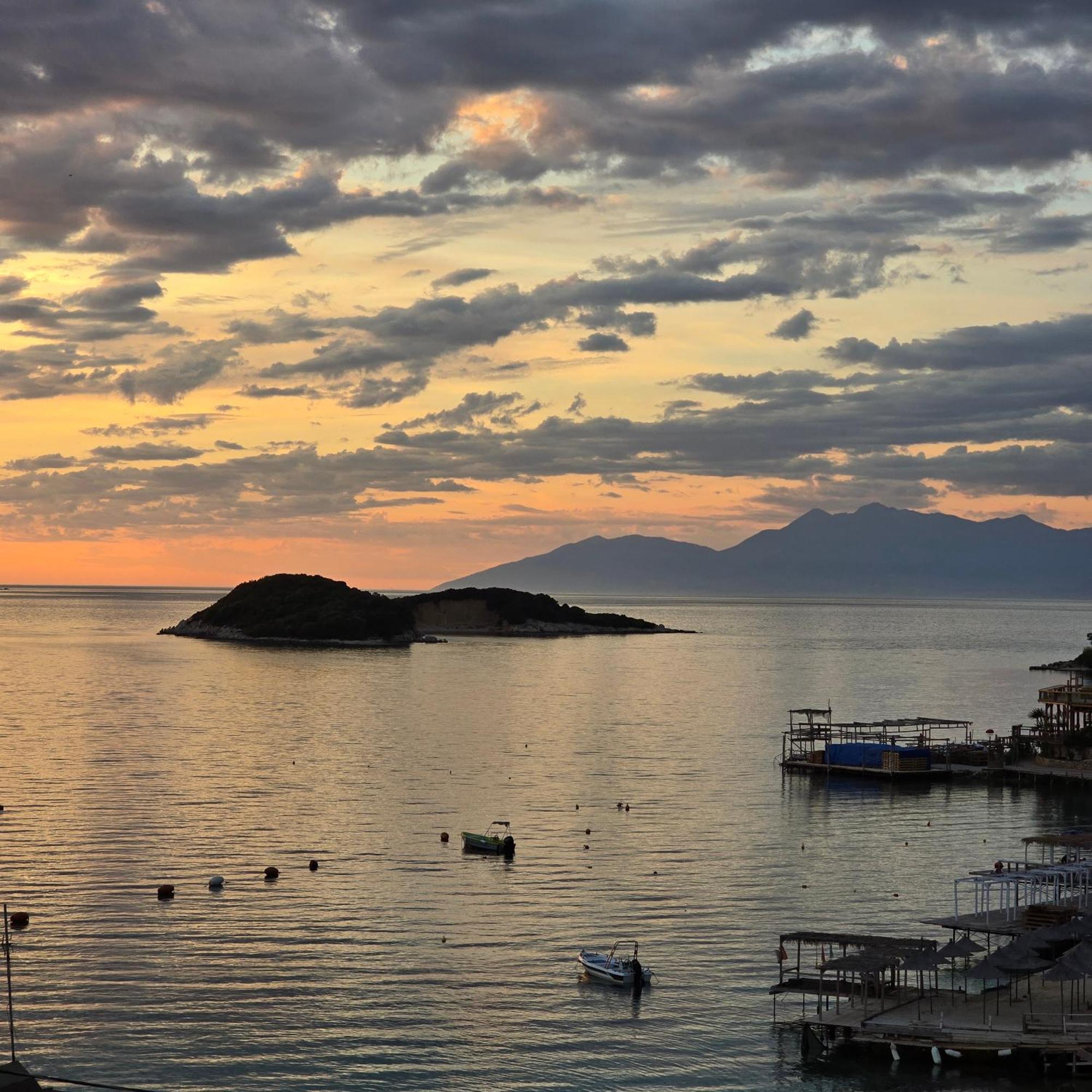 Islands View 3*